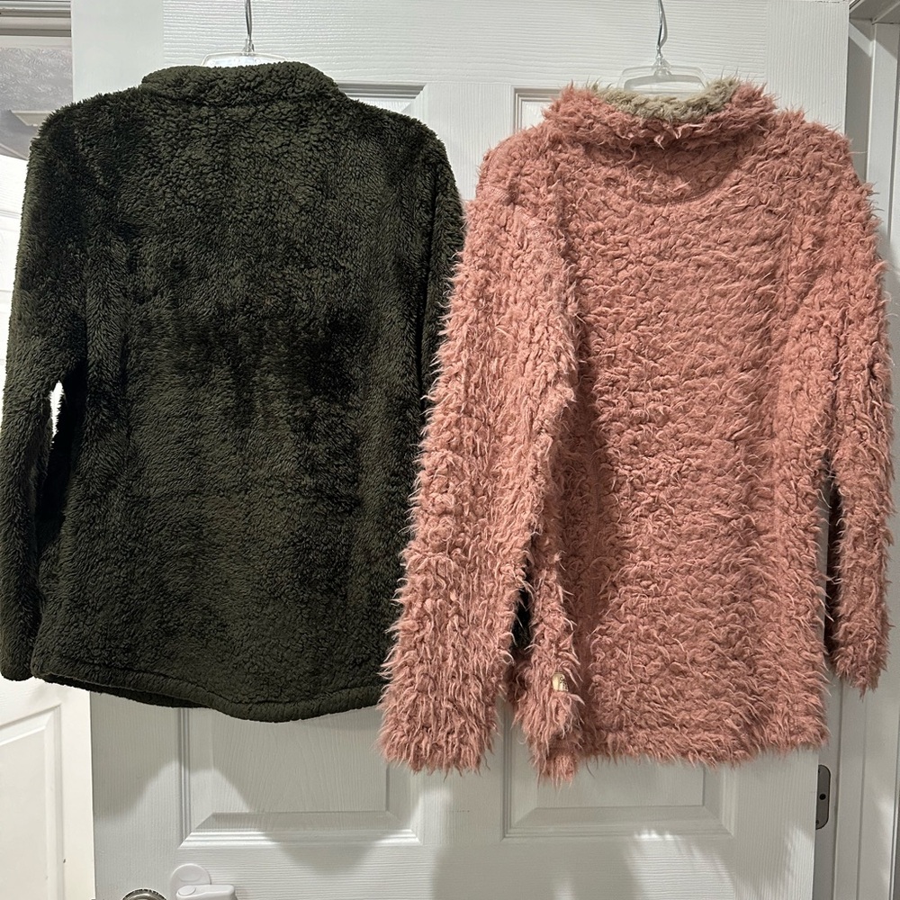 Sherpa Pullover Bundle Size Medium - image 3